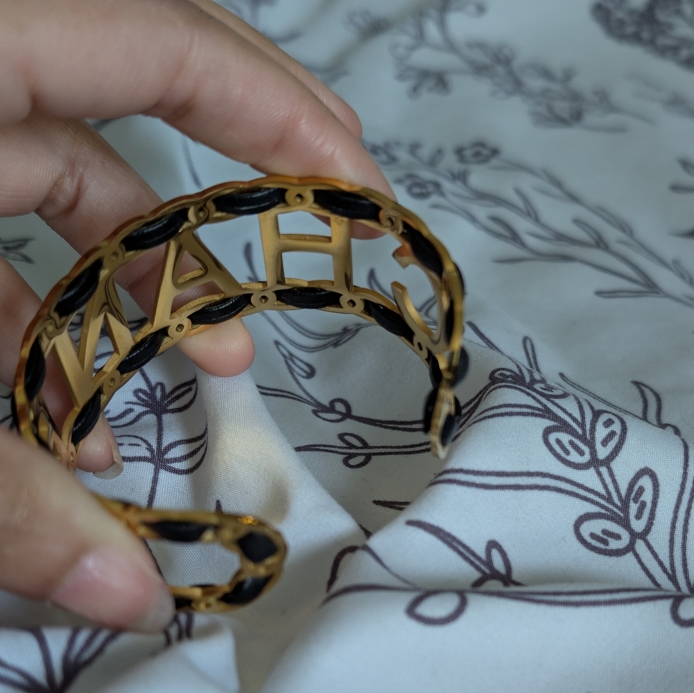 Gold and Black Bracelet - Picture 3 of 5